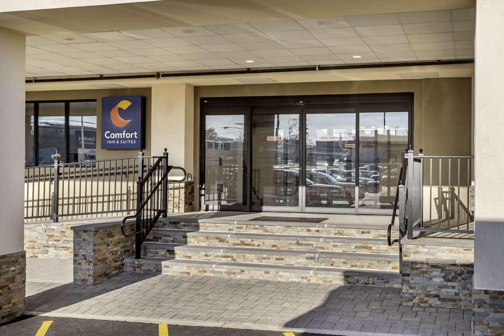 Comfort Inn & Suites Newark Liberty International Airport Exteriör bild