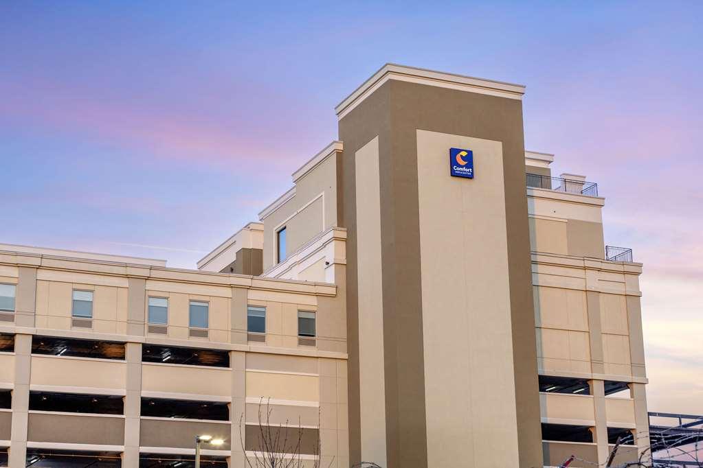 Comfort Inn & Suites Newark Liberty International Airport Exteriör bild