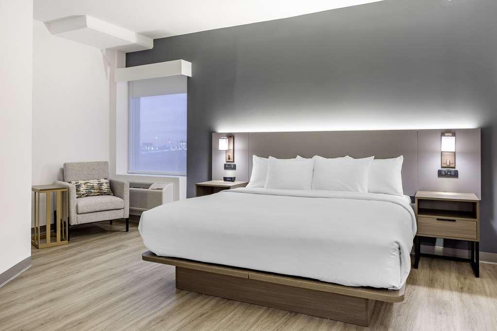 Comfort Inn & Suites Newark Liberty International Airport Rum bild