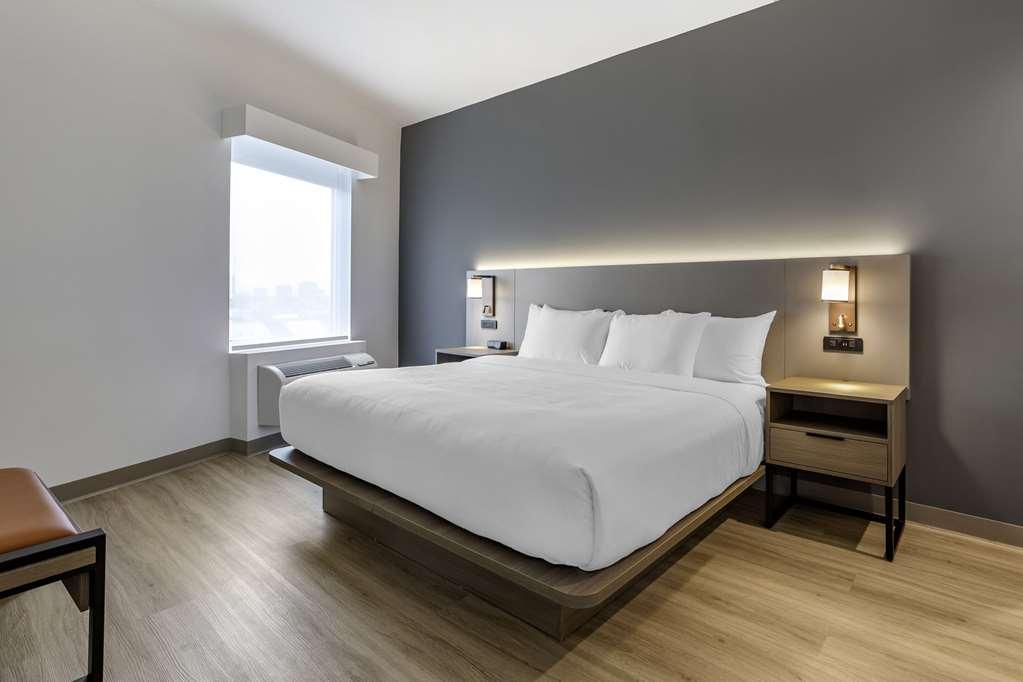 Comfort Inn & Suites Newark Liberty International Airport Rum bild