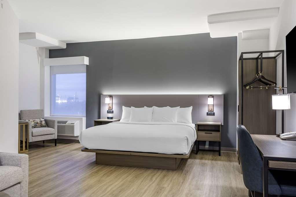 Comfort Inn & Suites Newark Liberty International Airport Rum bild