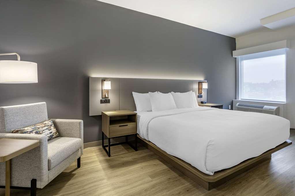 Comfort Inn & Suites Newark Liberty International Airport Rum bild