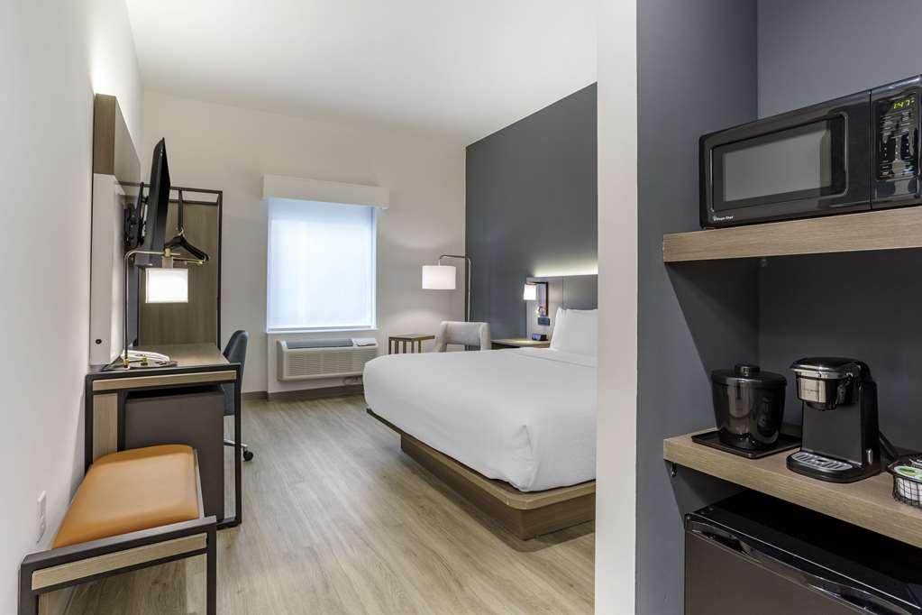 Comfort Inn & Suites Newark Liberty International Airport Rum bild