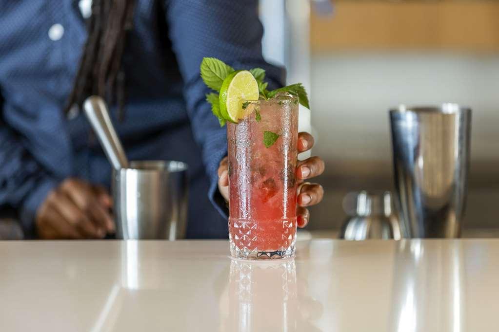Comfort Inn & Suites Newark Liberty International Airport Restaurang bild
