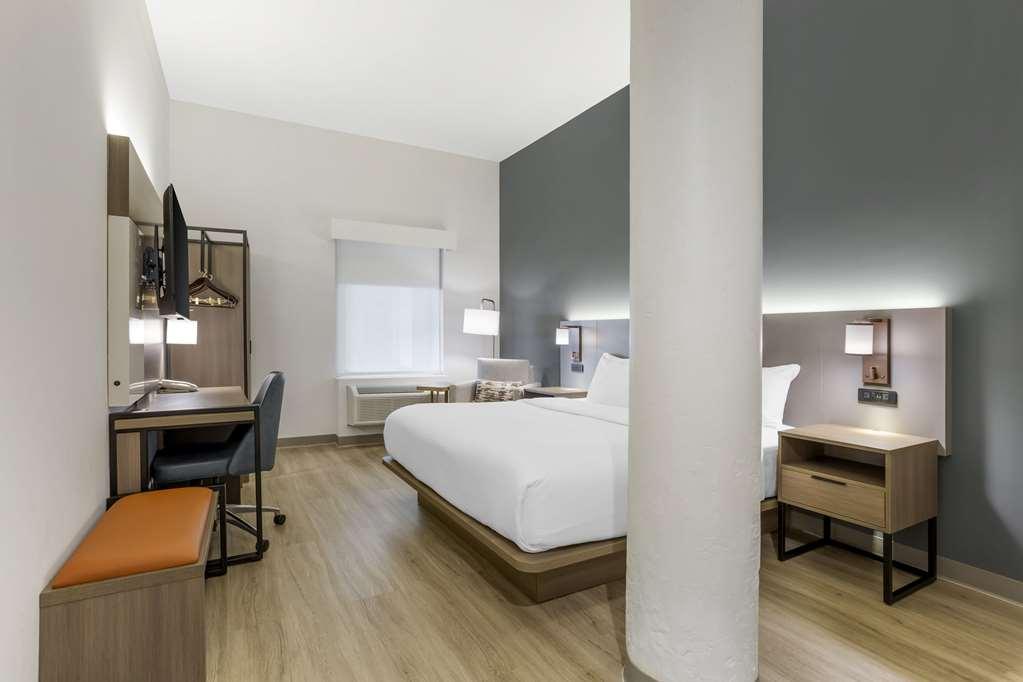 Comfort Inn & Suites Newark Liberty International Airport Rum bild
